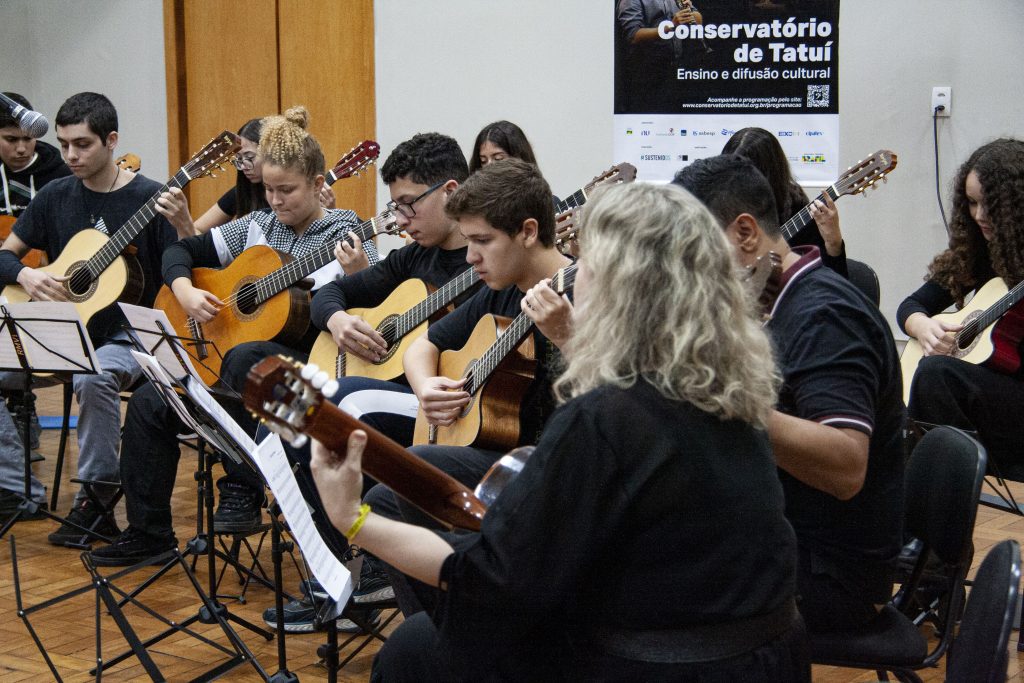 Camerata Juvenil de Violões do Conservatório de Tatuí Camerata Juvenil de Violões do Conservatório de Tatuí