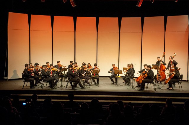 Camerata Jovem de Cordas e Orquestra de Violoncelos do Conservatório de Tatuí Camerata Jovem de Cordas e Orquestra de Violoncelos do Conservatório de Tatuí