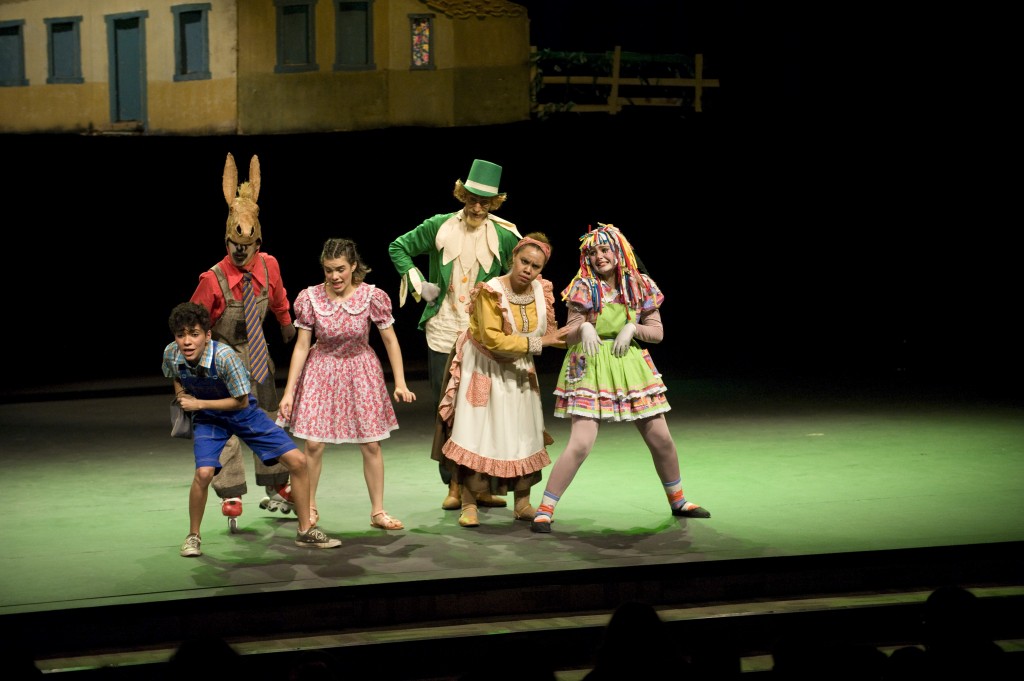 “Viagem ao Céu” – Cia. de Teatro do Conservatório de Tatuí “Viagem ao Céu” – Cia. de Teatro do Conservatório de Tatuí
