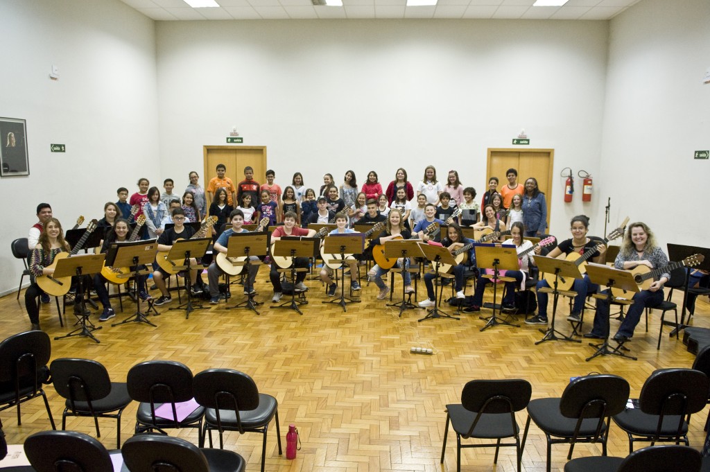 2ª Semana do Violão: Recital “Ciranda da Bicharada” – Orquestra de Violões Infantil e Coral Infantil 2ª Semana do Violão: Recital “Ciranda da Bicharada” – Orquestra de Violões Infantil e Coral Infantil