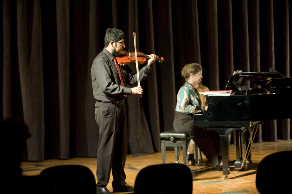 Equipe de Pianistas Colaboradores com Alunos de Cordas Equipe de Pianistas Colaboradores com Alunos de Cordas