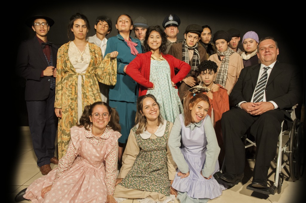 Alunos de Teatro Juvenil (2º ano) – Espetáculo Musical “Annie”