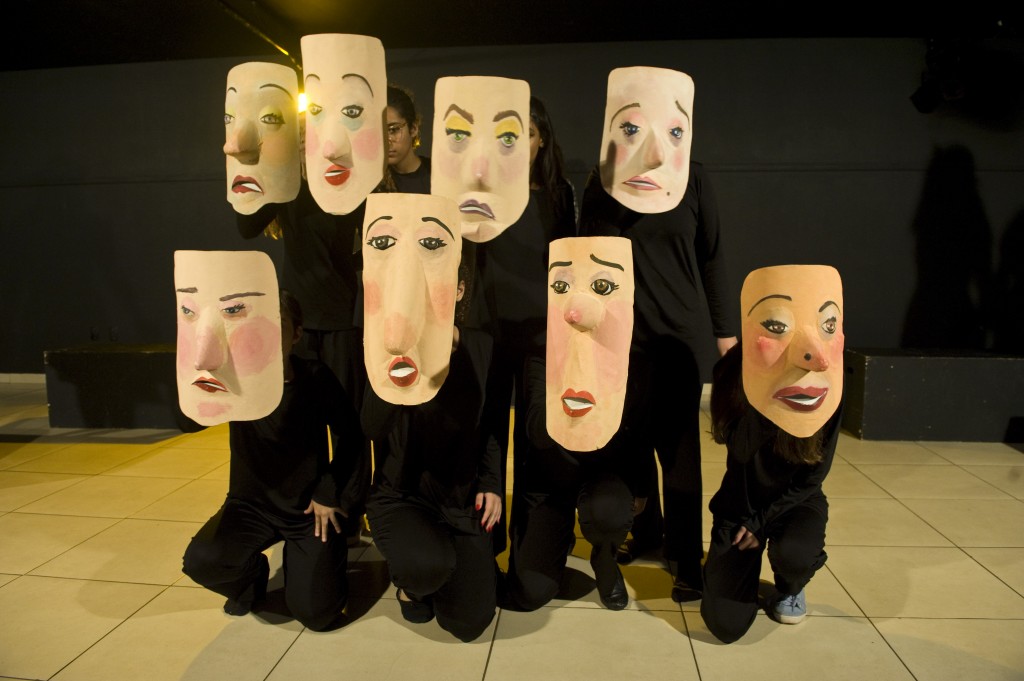 Mostra de Artes Cênicas – “Chiquita Bacana no Reino das Bananas” Mostra de Artes Cênicas – “Chiquita Bacana no Reino das Bananas”