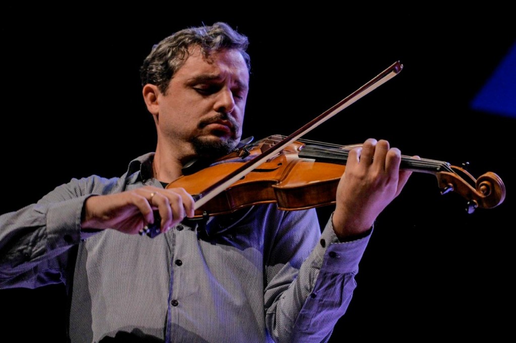 SÉRIE MASTERS 2019 – Master Class de Viola com Gabriel Marin SÉRIE MASTERS 2019 – Master Class de Viola com Gabriel Marin