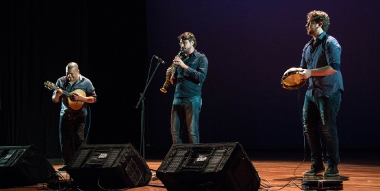 Clube do Choro do Conservatório de Tatuí convida Trio Código Ternário para show gratuito na Praça da Santa