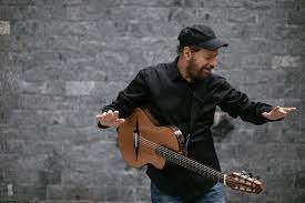 Show: João Bosco em “Auto retrato”, voz e violão Show: João Bosco em “Auto retrato”, voz e violão