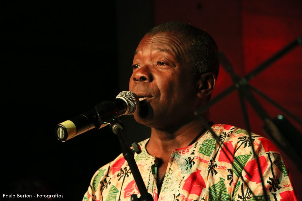 Aula show e Vivência Musical com Tião Carvalho