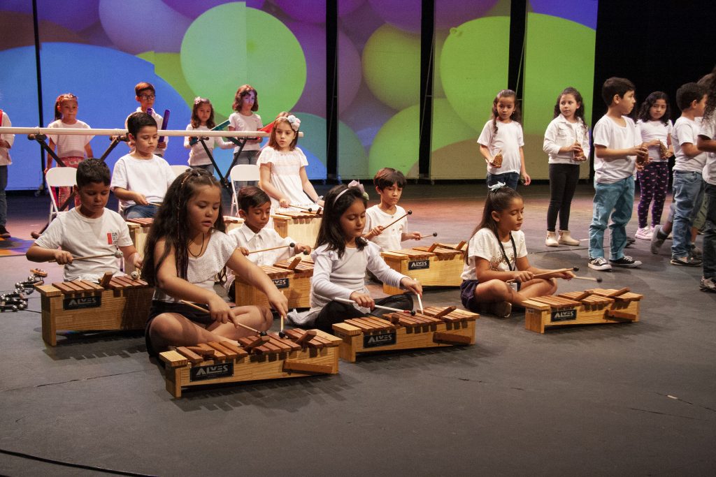 Mostra de Encerramento/Musicalização Infantil 3 e 4 e Educação Musical Mostra de Encerramento/Musicalização Infantil 3 e 4 e Educação Musical