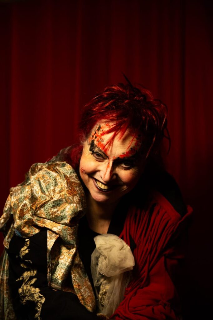 Show: Cida Moreira Show: Cida Moreira