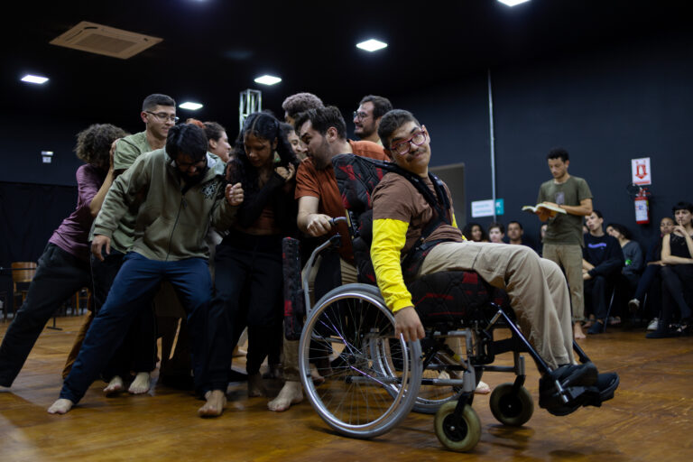 Abertura de Processo/ As Mães em guerras, um estudo de obras de Bertolt Brecht 