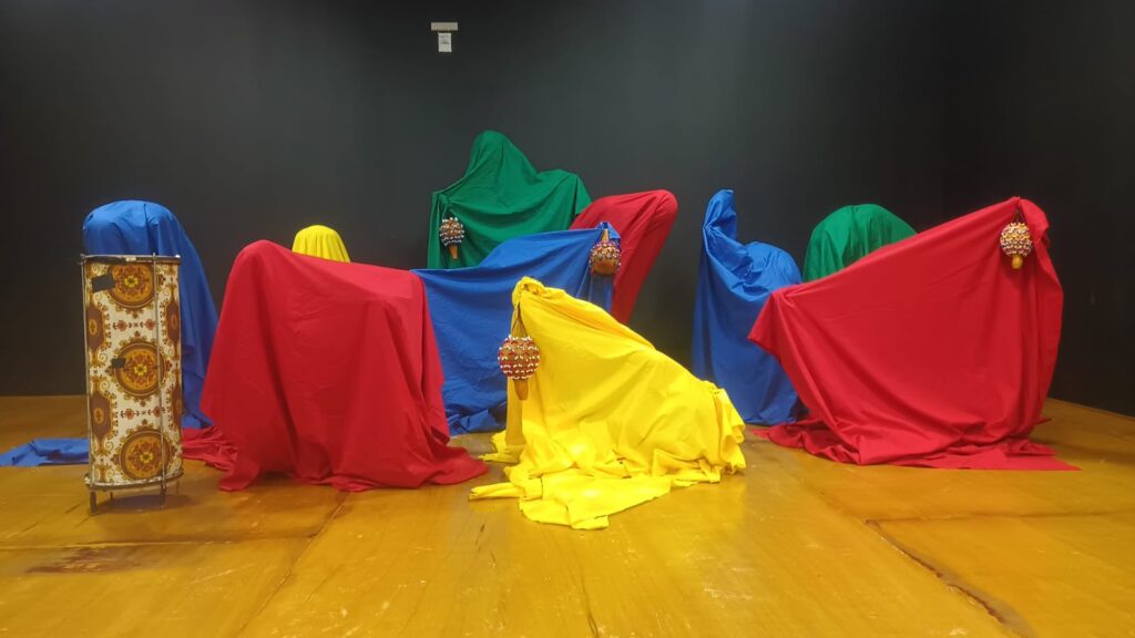 Espetáculo/ETÉREO: entre o visível e o invisível Espetáculo/ETÉREO: entre o visível e o invisível