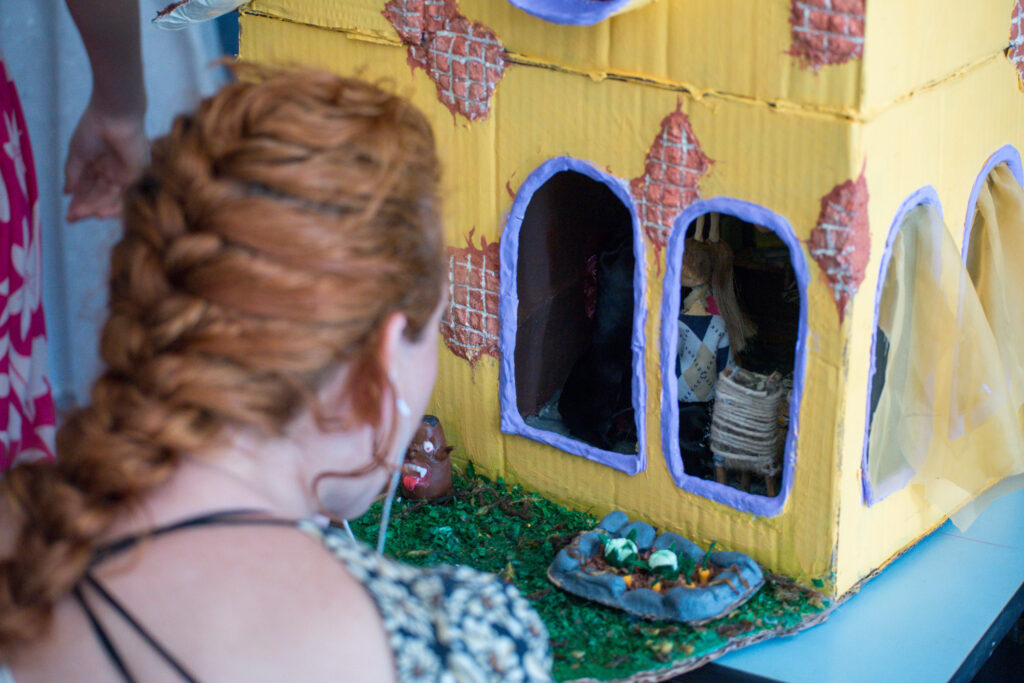 Mostra nas Escolas/A cultura Lambe-Lambe, por Teatro para Adolescentes – Ateliê I (Tatuí-SP) Mostra nas Escolas/A cultura Lambe-Lambe, por Teatro para Adolescentes – Ateliê I (Tatuí-SP)