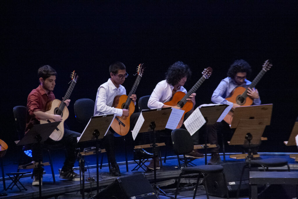 Concerto/Camerata de Violões do Conservatório de Tatuí Concerto/Camerata de Violões do Conservatório de Tatuí