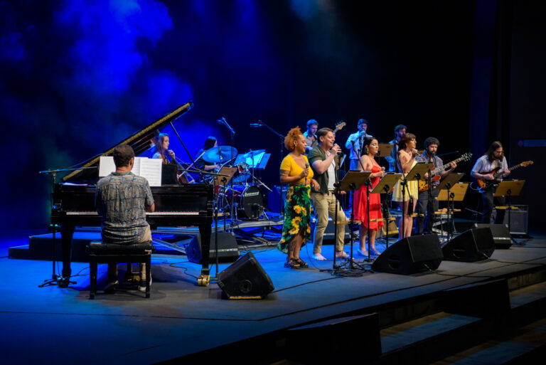 Concerto/Grupo de Música Raiz, Jazz Combo do Conservatório de Tatuí e Janayna Pereira