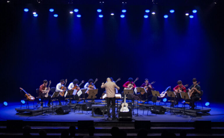 Concerto/Camerata de Violões do Conservatório de Tatuí e Ana Clara Guerra